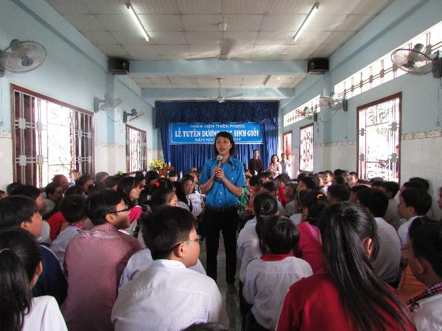 Xúc động buổi lễ tuyên dương học sinh giỏi năm học 2013- 2014 của  Thiền Viện Thiên Phước