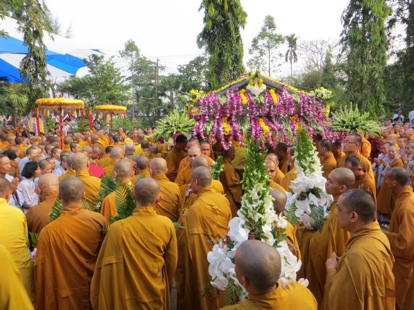 Vĩnh Long: Xúc động chùm ảnh lễ tiễn đưa HT. Thích Đắc Pháp về cõi Phật