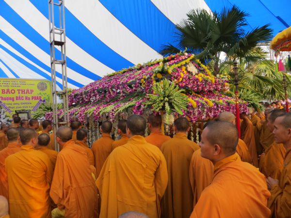Vĩnh Long: Xúc động chùm ảnh lễ tiễn đưa HT. Thích Đắc Pháp về cõi Phật