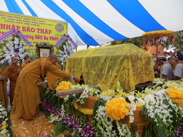 Vĩnh Long: Xúc động chùm ảnh lễ tiễn đưa HT. Thích Đắc Pháp về cõi Phật