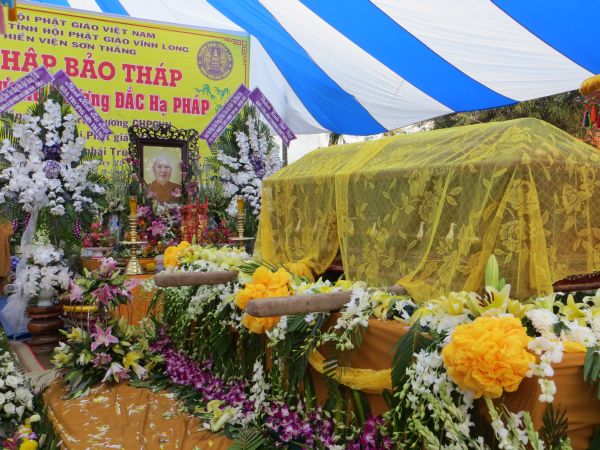Vĩnh Long: Xúc động chùm ảnh lễ tiễn đưa HT. Thích Đắc Pháp về cõi Phật