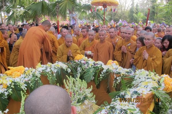 Vĩnh Long: Xúc động chùm ảnh lễ tiễn đưa HT. Thích Đắc Pháp về cõi Phật