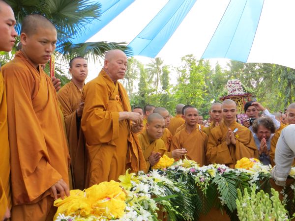 Vĩnh Long: Xúc động chùm ảnh lễ tiễn đưa HT. Thích Đắc Pháp về cõi Phật