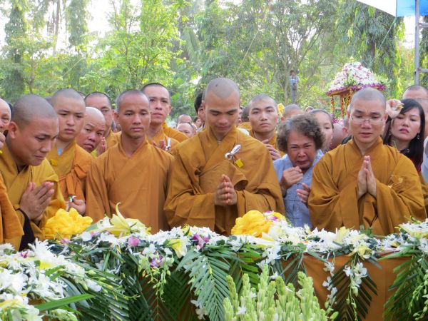 Vĩnh Long: Xúc động chùm ảnh lễ tiễn đưa HT. Thích Đắc Pháp về cõi Phật