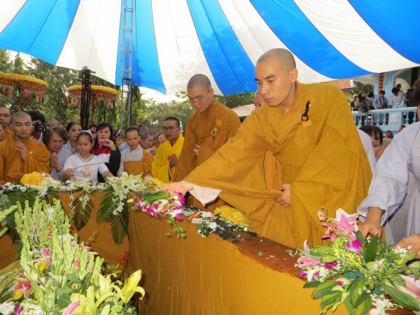 Vĩnh Long: Xúc động chùm ảnh lễ tiễn đưa HT. Thích Đắc Pháp về cõi Phật