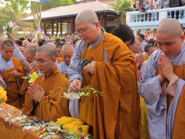 Vĩnh Long: Xúc động chùm ảnh lễ tiễn đưa HT. Thích Đắc Pháp về cõi Phật