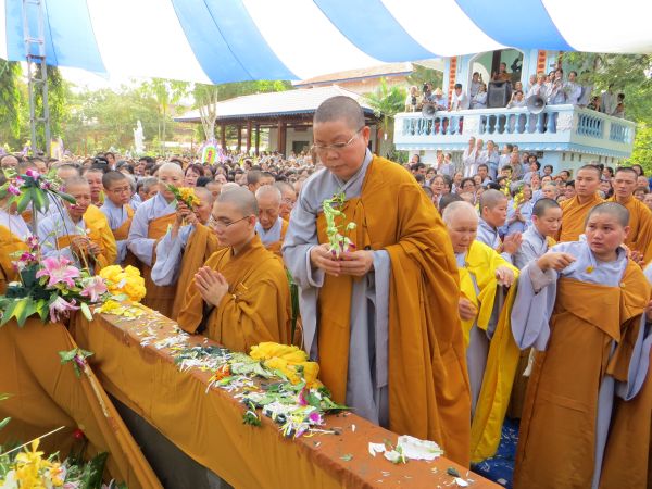 Vĩnh Long: Xúc động chùm ảnh lễ tiễn đưa HT. Thích Đắc Pháp về cõi Phật