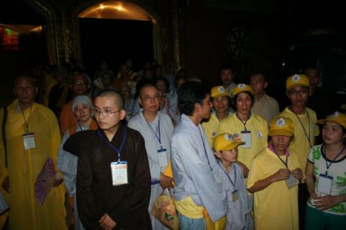 Phút thiêng liêng - Khai mạc Hội thảo Hoằng pháp 2010