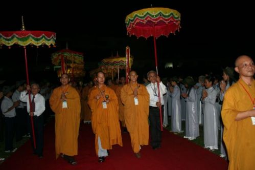 Phút thiêng liêng - Khai mạc Hội thảo Hoằng pháp 2010