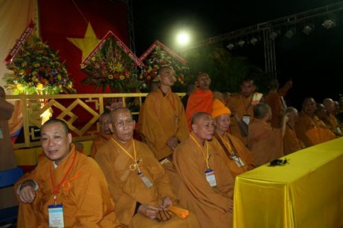 Phút thiêng liêng - Khai mạc Hội thảo Hoằng pháp 2010