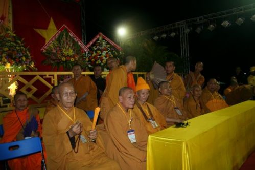 Phút thiêng liêng - Khai mạc Hội thảo Hoằng pháp 2010