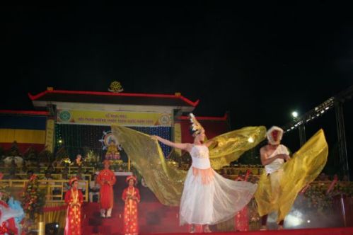 Phút thiêng liêng - Khai mạc Hội thảo Hoằng pháp 2010