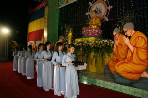 Phút thiêng liêng - Khai mạc Hội thảo Hoằng pháp 2010