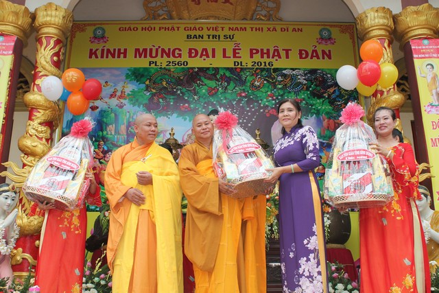 BTSPG thị xã Dĩ An chào mừng đại lễ PD: 2560 - DL: 2016