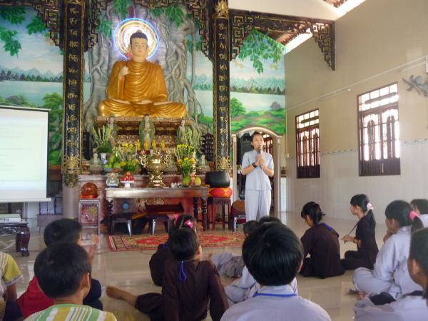 Chùa Khánh Ninh: Khóa tu một ngày dành cho giới trẻ
