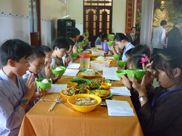 Chùa Khánh Ninh: Khóa tu một ngày dành cho giới trẻ