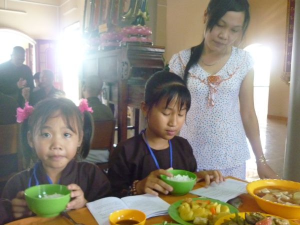 Chùa Khánh Ninh: Khóa tu một ngày dành cho giới trẻ
