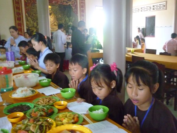 Chùa Khánh Ninh: Khóa tu một ngày dành cho giới trẻ