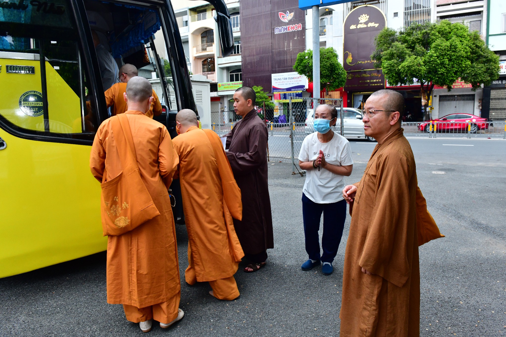TT. Thích Nhật Từ chia sẻ kinh nghiệm làm bài thi cho các thí sinh tham dự Kỳ thi Tuyển sinh Cử nhân Phật học Khóa XVII tại Học viện PGVN tại Tp. HCM