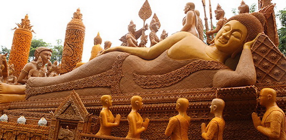 Thái Lan : Lễ hội truyền thống thắp nến Mùa Chay Phật giáo