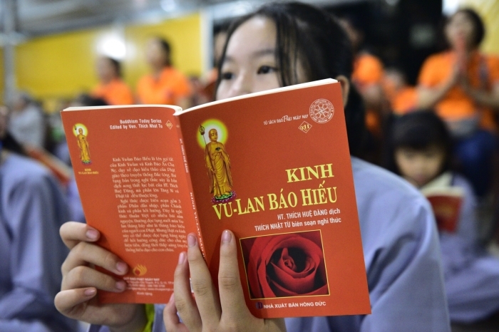 Hơn 220 em thiếu nhi hoan hỷ làm lễ Xuất Gia Báo Hiếu tại Chùa Quan Âm Đông Hải