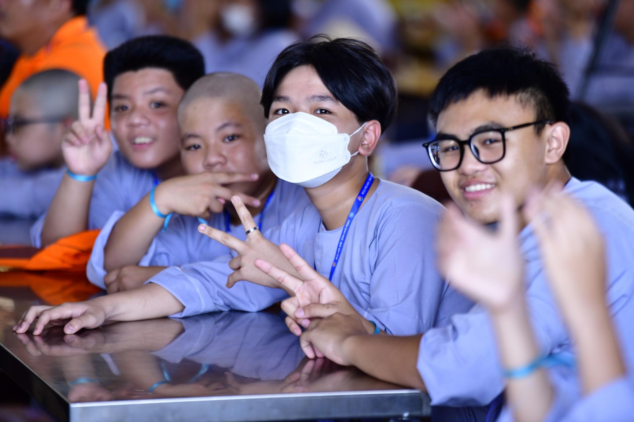 ĐĐ. Thích Quảng Tịnh chỉ dạy hơn 220 bé &quot;Xuất Gia Báo Hiếu&quot; học theo hạnh của đức Phật