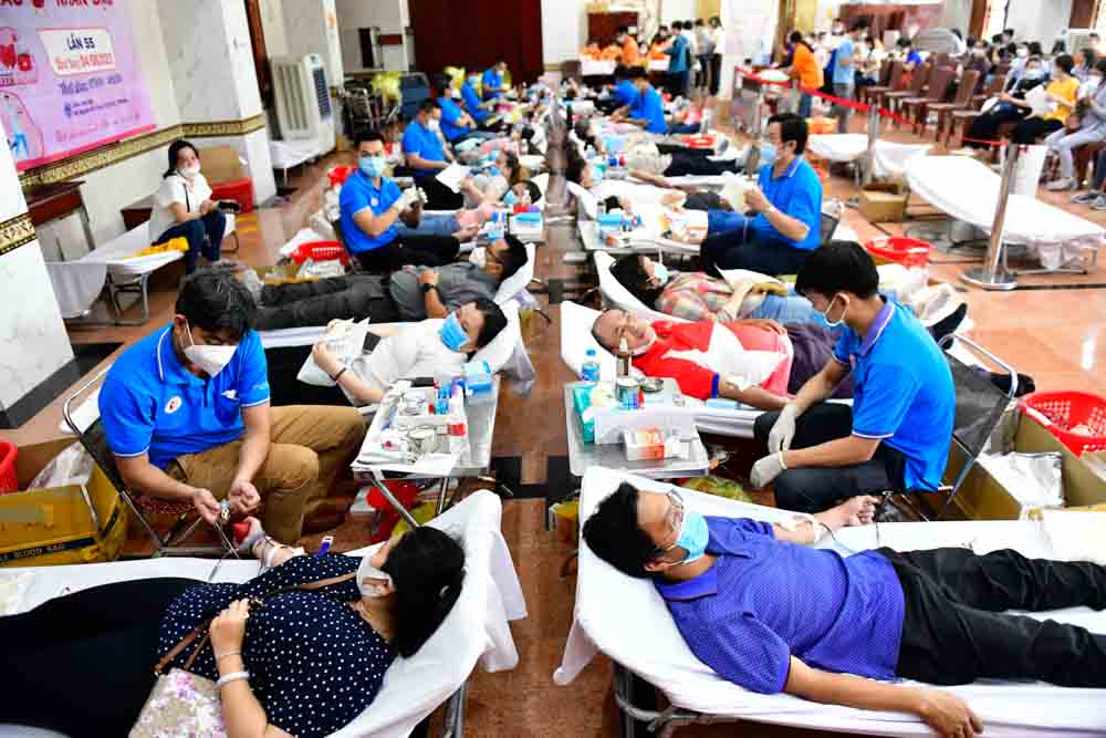 Hơn 600 người tham gia hiến máu nhân đạo lần thứ 55 tại Chùa Giác Ngộ