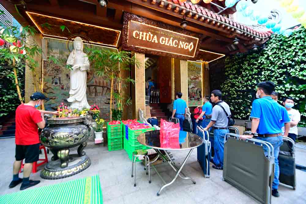 Hơn 600 người tham gia hiến máu nhân đạo lần thứ 55 tại Chùa Giác Ngộ