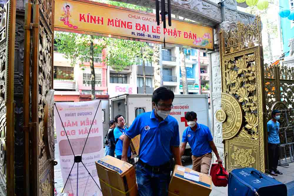 Hơn 600 người tham gia hiến máu nhân đạo lần thứ 55 tại Chùa Giác Ngộ