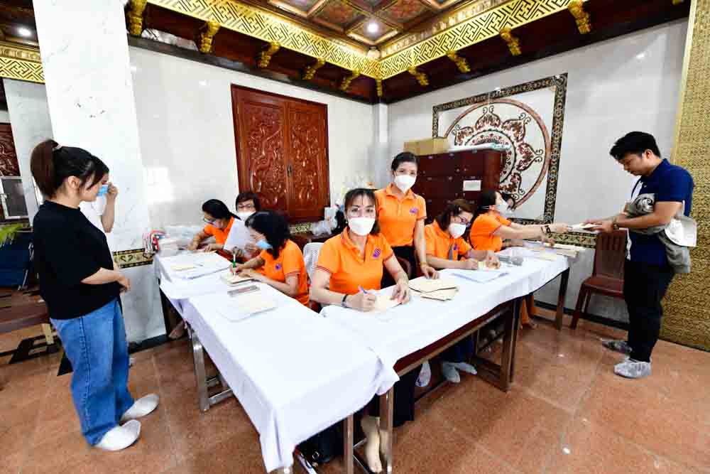Hơn 600 người tham gia hiến máu nhân đạo lần thứ 55 tại Chùa Giác Ngộ