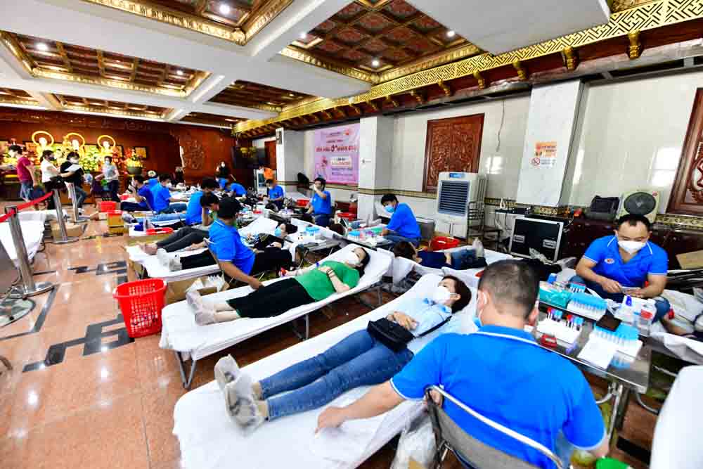 Hơn 600 người tham gia hiến máu nhân đạo lần thứ 55 tại Chùa Giác Ngộ