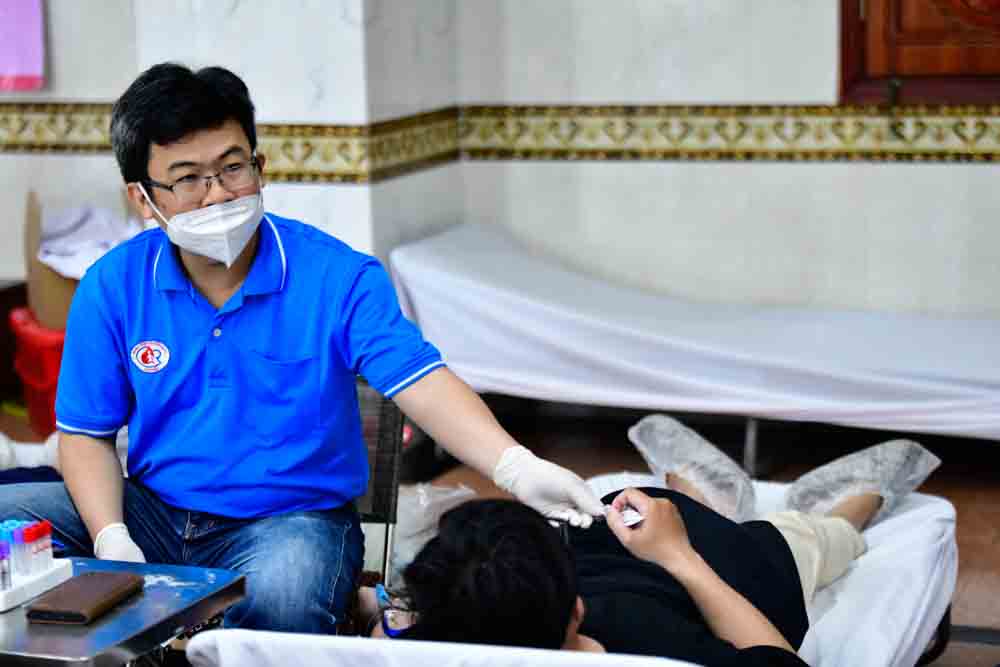 Hơn 600 người tham gia hiến máu nhân đạo lần thứ 55 tại Chùa Giác Ngộ