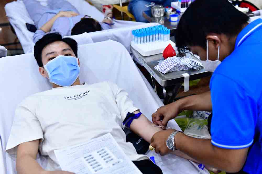 Hơn 600 người tham gia hiến máu nhân đạo lần thứ 55 tại Chùa Giác Ngộ