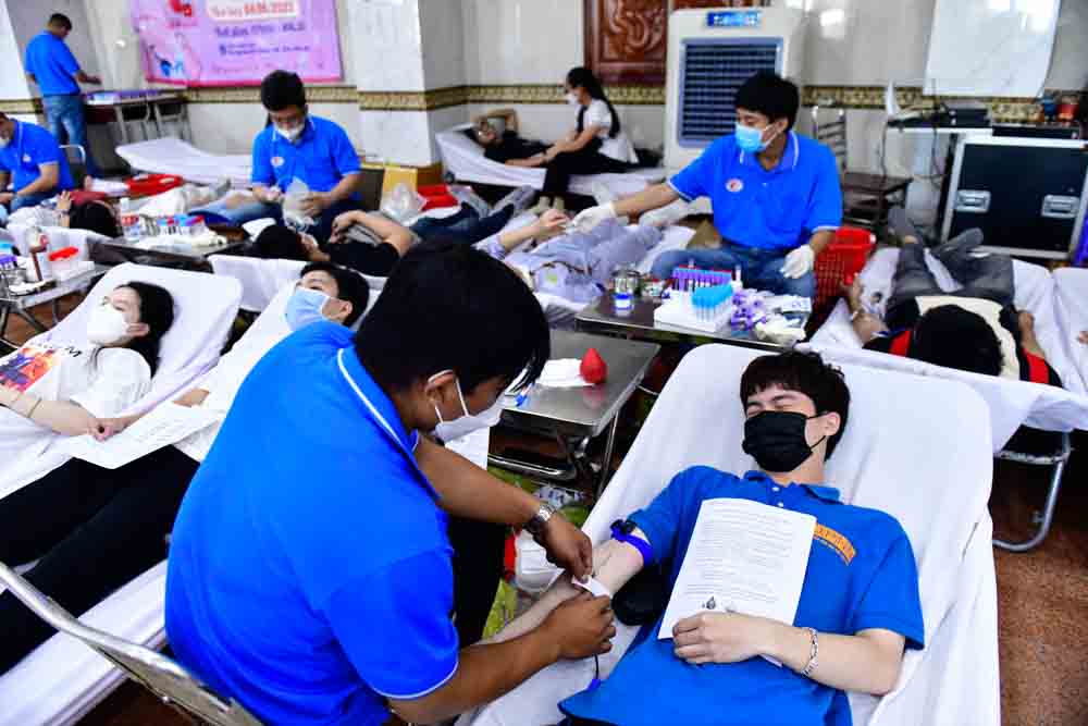 Hơn 600 người tham gia hiến máu nhân đạo lần thứ 55 tại Chùa Giác Ngộ