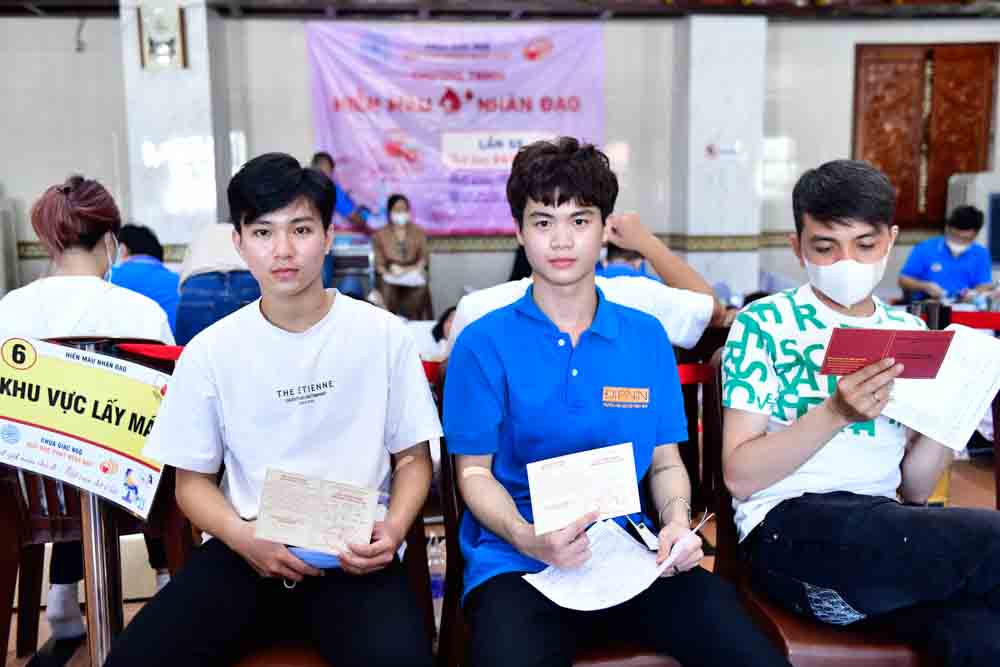 Hơn 600 người tham gia hiến máu nhân đạo lần thứ 55 tại Chùa Giác Ngộ