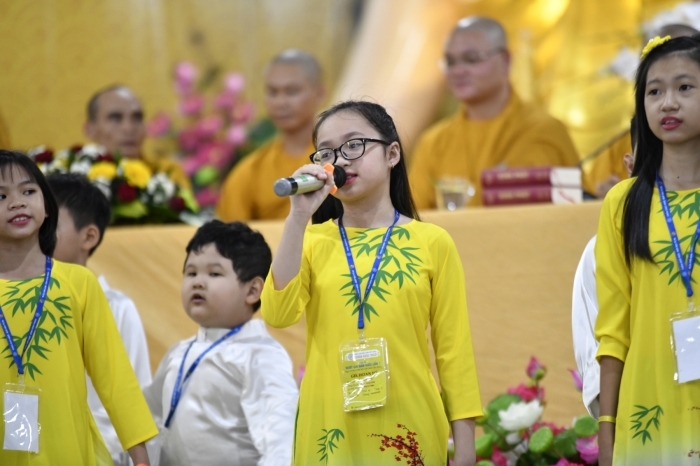 Hơn 220 em thiếu nhi hoan hỷ làm lễ Xuất Gia Báo Hiếu tại Chùa Quan Âm Đông Hải