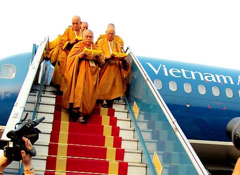 Đón xá lợi Phật từ Ấn Độ về chùa Bái Đính