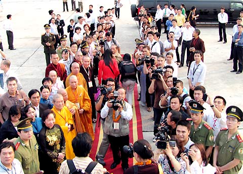 Đón xá lợi Phật từ Ấn Độ về chùa Bái Đính