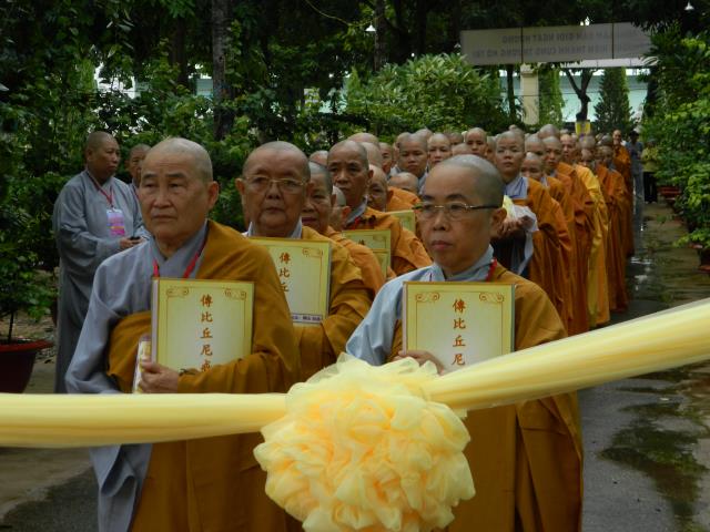 Chùm ảnh: Chư Ni cầu Pháp với Đại Tăng tại Giới đàn Đồng Huy