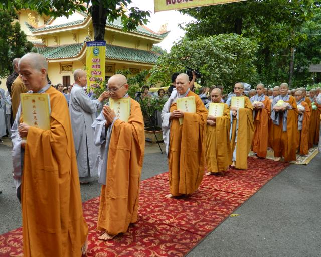Chùm ảnh: Chư Ni cầu Pháp với Đại Tăng tại Giới đàn Đồng Huy