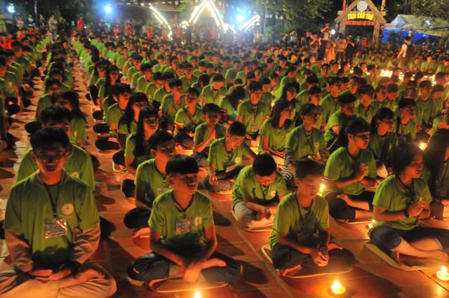 TP. Cần Thơ: Thiêng liêng đêm đốt nến tri ân Hội trại tuổi trẻ 11