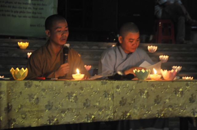 TP. Cần Thơ: Thiêng liêng đêm đốt nến tri ân Hội trại tuổi trẻ 11