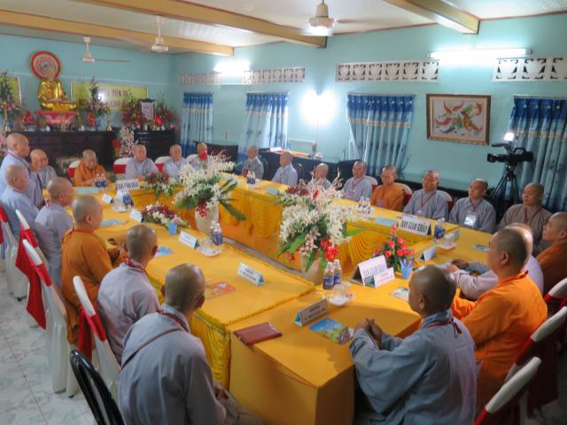 Hùng tráng giờ khảo thí Kinh, Luật và trùng tuyên Luật tạng