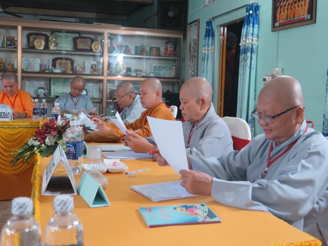 Hùng tráng giờ khảo thí Kinh, Luật và trùng tuyên Luật tạng