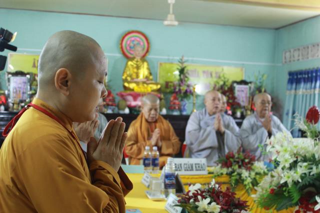 Hùng tráng giờ khảo thí Kinh, Luật và trùng tuyên Luật tạng