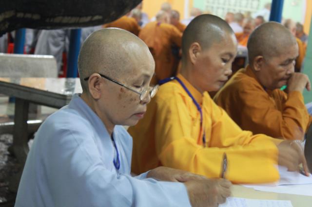Hùng tráng giờ khảo thí Kinh, Luật và trùng tuyên Luật tạng