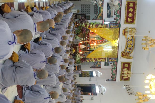 Hùng tráng giờ khảo thí Kinh, Luật và trùng tuyên Luật tạng