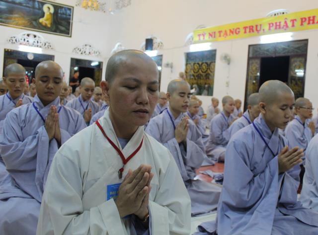 Hùng tráng giờ khảo thí Kinh, Luật và trùng tuyên Luật tạng