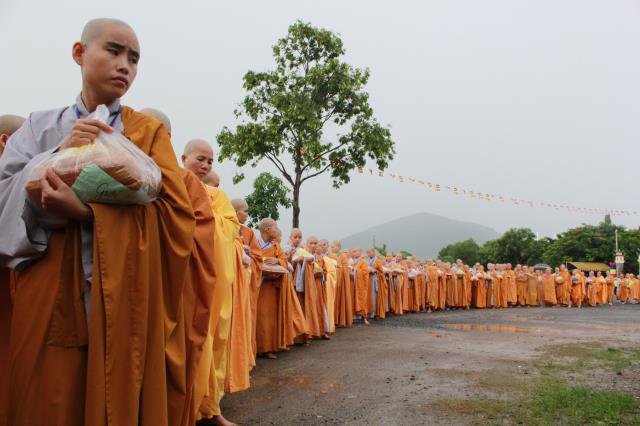 Chùm ảnh: Chư Ni cầu Pháp với Đại Tăng tại Giới đàn Đồng Huy