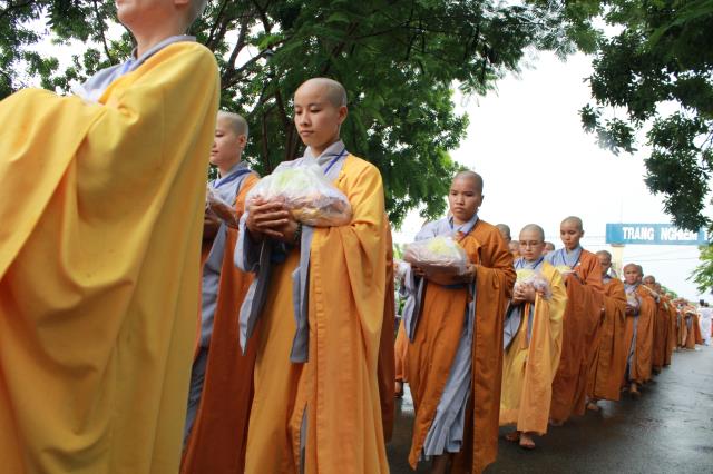 Chùm ảnh: Chư Ni cầu Pháp với Đại Tăng tại Giới đàn Đồng Huy